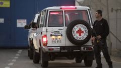 Čekání na stovky palestinských vězňů - Červený kříž