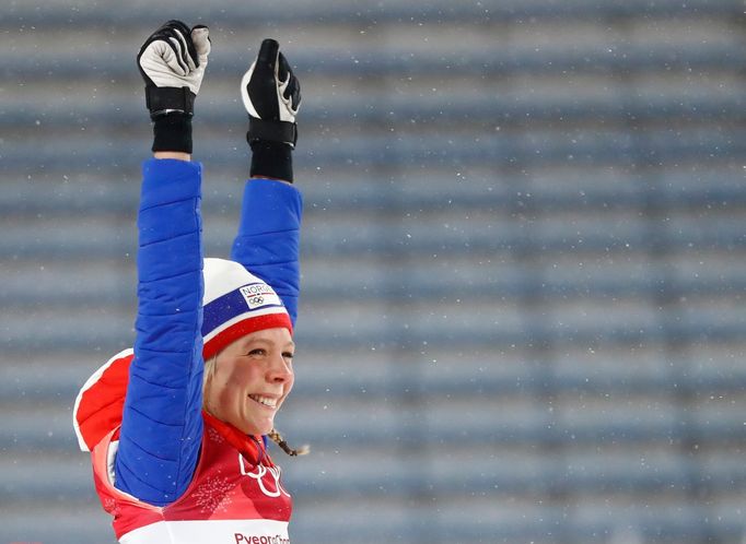 Maren Lundbyová v závodě na středním můstku na ZOH 2018