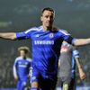 John Terry oslavuje branku v zápase Chelsea - Neapol v Lize mistrů