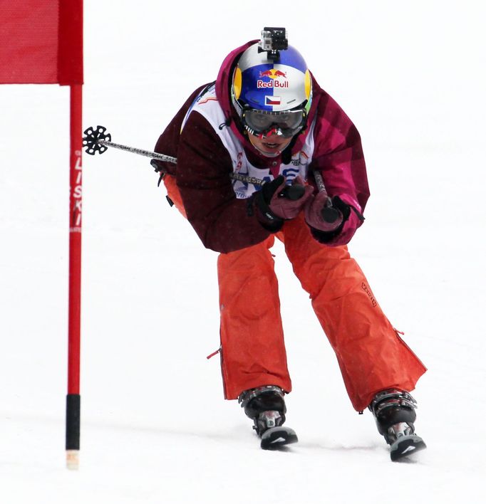 Eva Samková na lyžařském sjezdu RWE KSN cup 2013