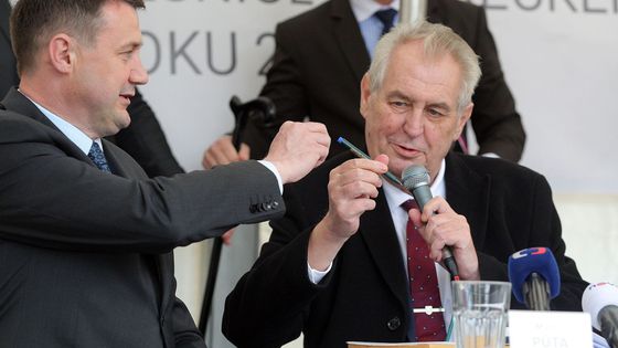 Fotoblog: Sbíráme sliny do úst. Prezident Zeman našel místo, kde se neřeší vládní krize