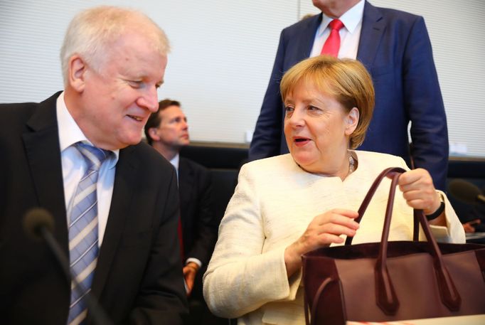 Horst Seehofer a Angela Merkelová.