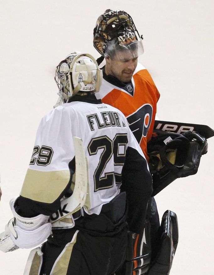 Bryzgalov a Fleury, brankáři Flyers a Pittsburgu po skončení série těchto týmů v 1. kole Stanley cupu