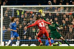Čech dvakrát inkasoval a Chelsea opět jen remizovala