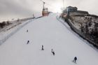 V Číně stojí více než 700 lyžařských areálů, převážná většina z nich je ale malá. Jen dvacet se podle agentury Reuters dá označit za zimní resort.