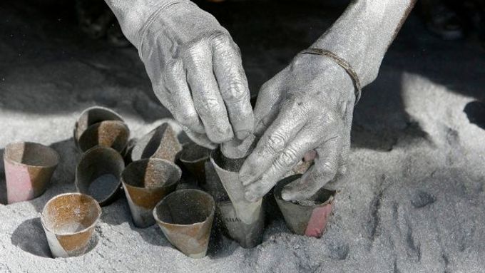 Cílem transakcí bylo podle policie umožnit Ázerbájdžánu výrobu bezdýmného střelného prachu (ilustrační snímek).