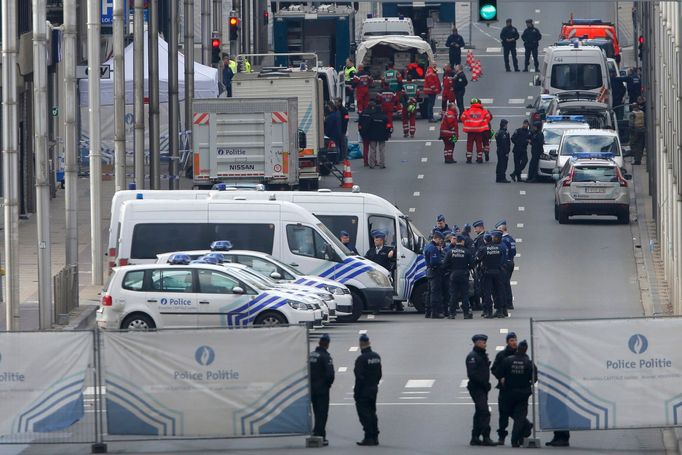 Belgická policie u stanice metra Maalbeek