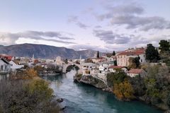 Aby už poválečný Mostar nebyl "ztracený případ". Projekt chce spojit rozdělené město