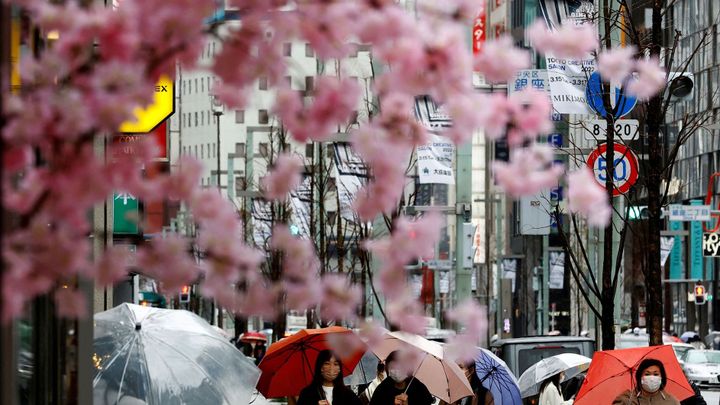 Japonsko podpoří firmy, které přijmou Ukrajince. Za každého běžence jim dá sto tisíc; Zdroj foto: Reuters