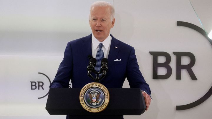 Biden se chystá zvýšit daně pro nejbohatší, peníze dá na armádu a policii; Zdroj foto: Reuters