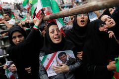 Zaměstnanec britské ambasády v Teheránu bude souzen