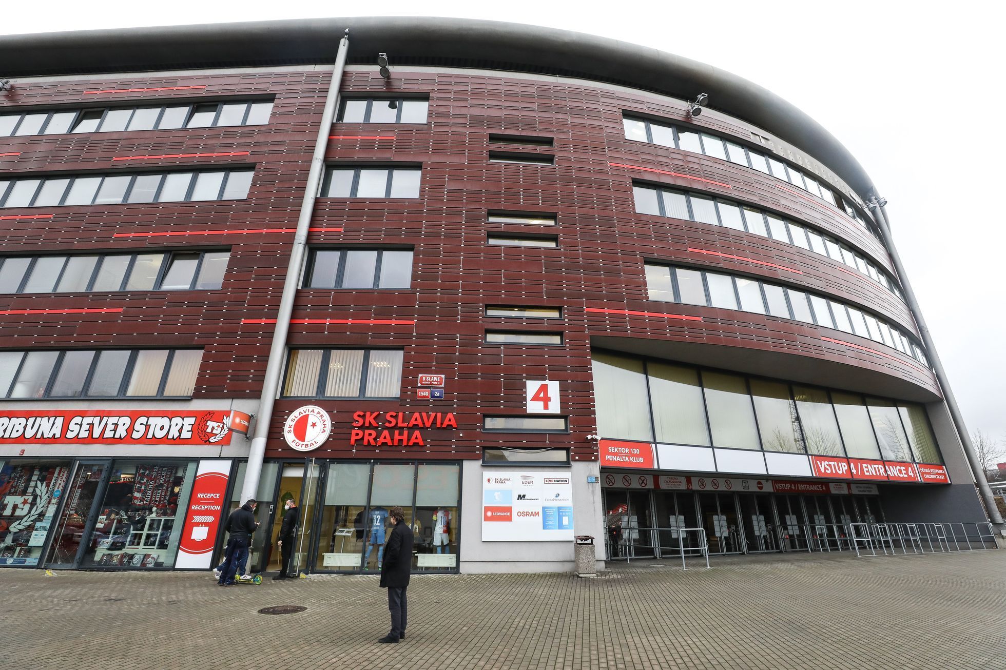 Očkování, očkovací centrum, Slavia Praha, Eden, Sinobo Stadium, Sparta Praha, Letná, koronavirus, covid-19, vakcína, vakcinace