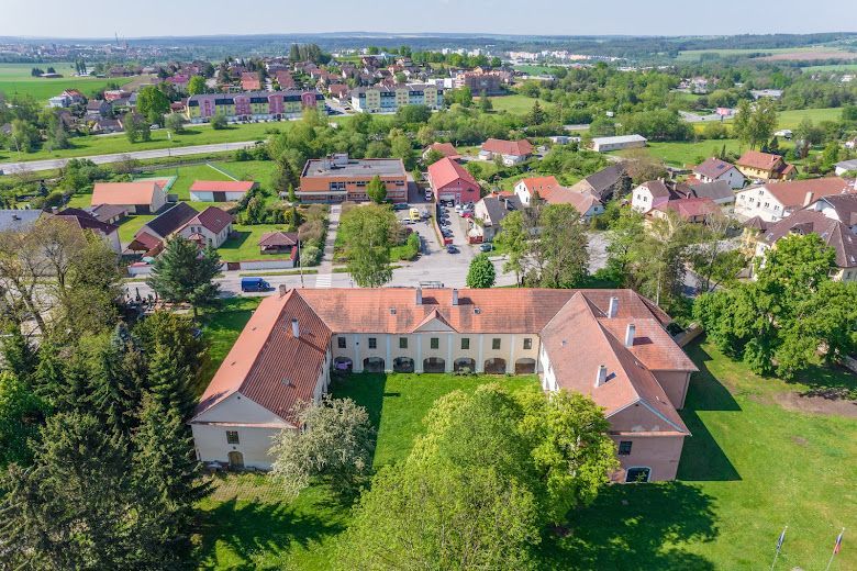 Zámek Měšice