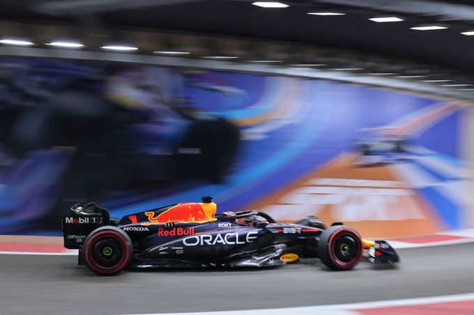 Max Verstappen (Red Bull) ve VC Abú Zabí formule 1 2023.