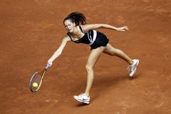 Srbská tenistka si spletla města. Přistála na poušti