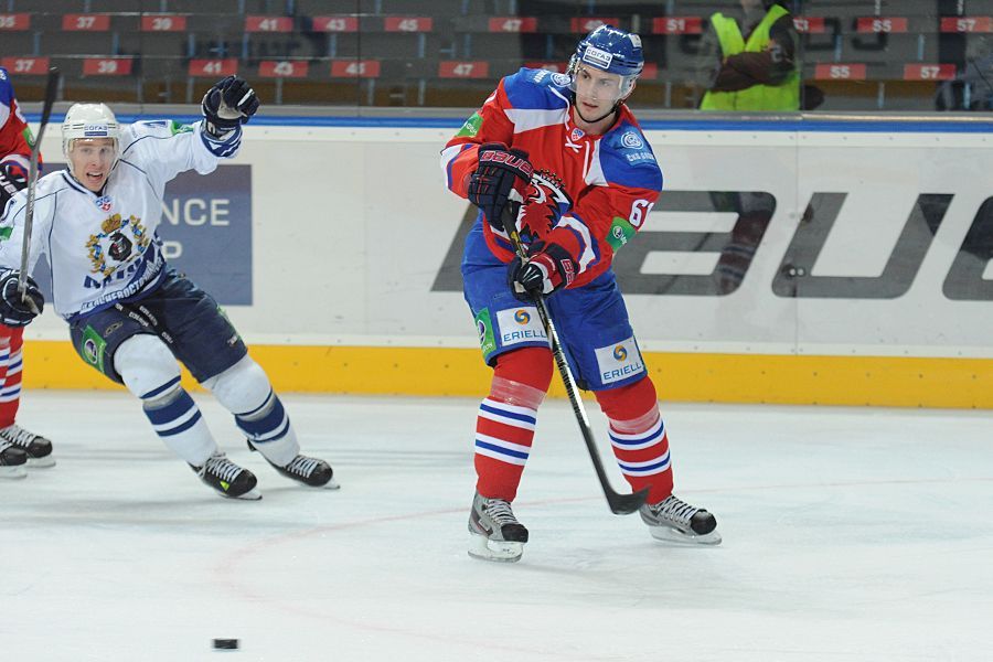 Hokejisté Lva Praha v utkání proti Amuru Chabarovsk v KHL 2012/13.