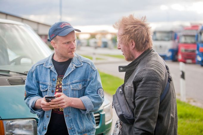 Kryštof Hádek v roli Romana a Štěpán Kozub coby Štětka.