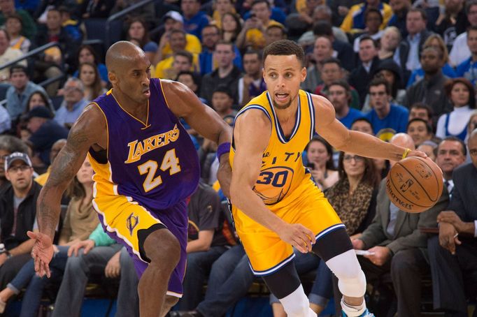 Ani hvězdný Kobe Bryant si nepřišel na aktuálně nejlepšího střelce NBA Stephena Curryho.