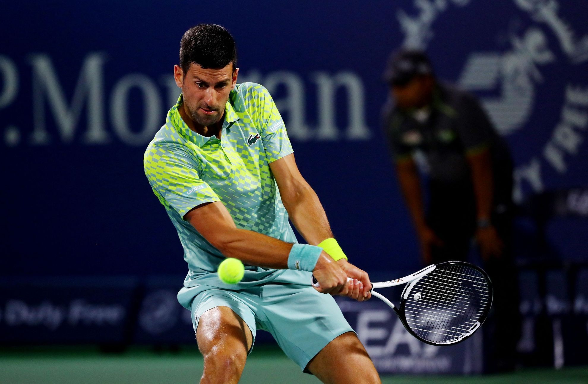 Novak Djokovič v zápase proti Macháčovi v Dubaji