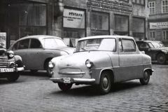 Dacia vyráběla vlastní Smart, Rusové zase Velorex. Zapomenutá socialistická miniauta