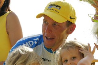 Lance Armstrong s dcerami.