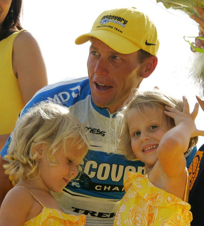 Lance Armstrong s dcerami.