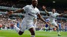 Fotbalista Tottenhamu Jermain Defoe slaví svůj gól v utkání anglické Premier League 2012/13 proti Chelsea.