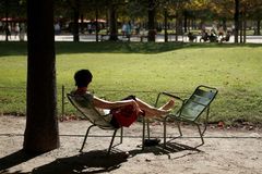 Česko čeká nadprůměrně teplé září, příští týden bude až 27 stupňů