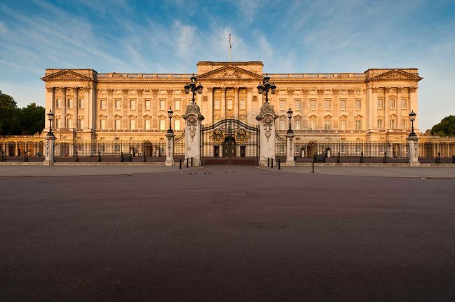 7) Buckinghamský palác, Londýn