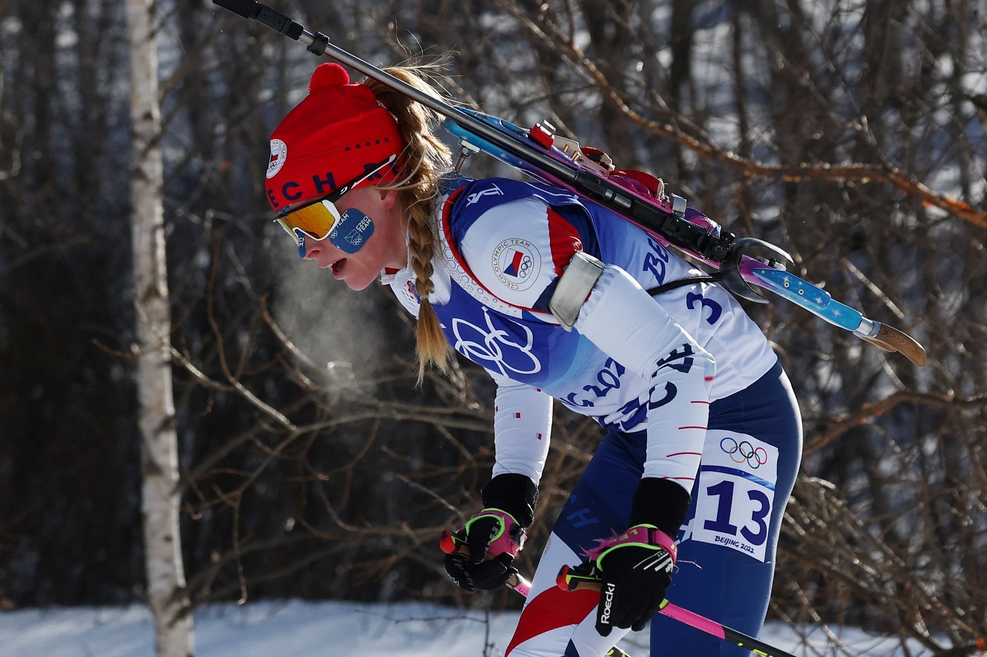 Markéta Davidová v hromadném závodě na 12,5 km na ZOH 2022 v Pekingu