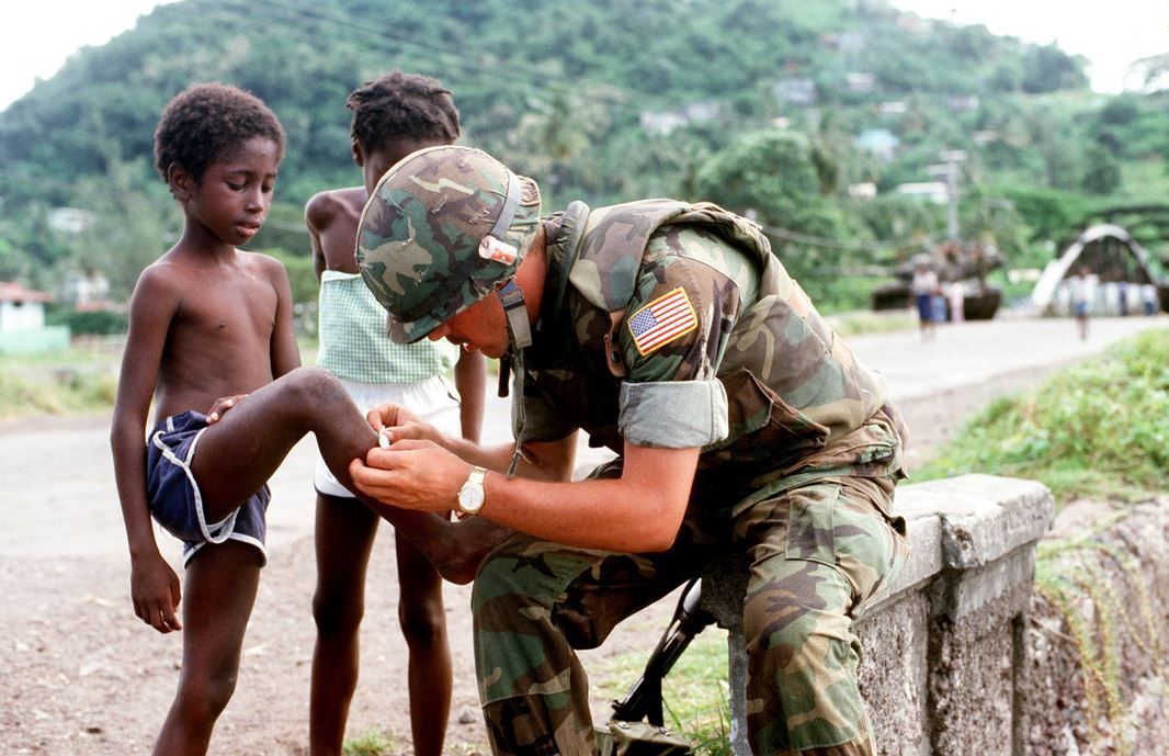 Fotogalerie / Operace Urgent Fury / Americká invaze na Grenadu v roce 1983 / U.S. Archives