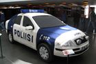 Plné tři roky trvalo zručným Finům pletení druhé generace Škody Octavia v policejních barvách, které se v roce 2012 dostalo dokonce i do Muzea moderního umění Kiasma v Helsinkách.