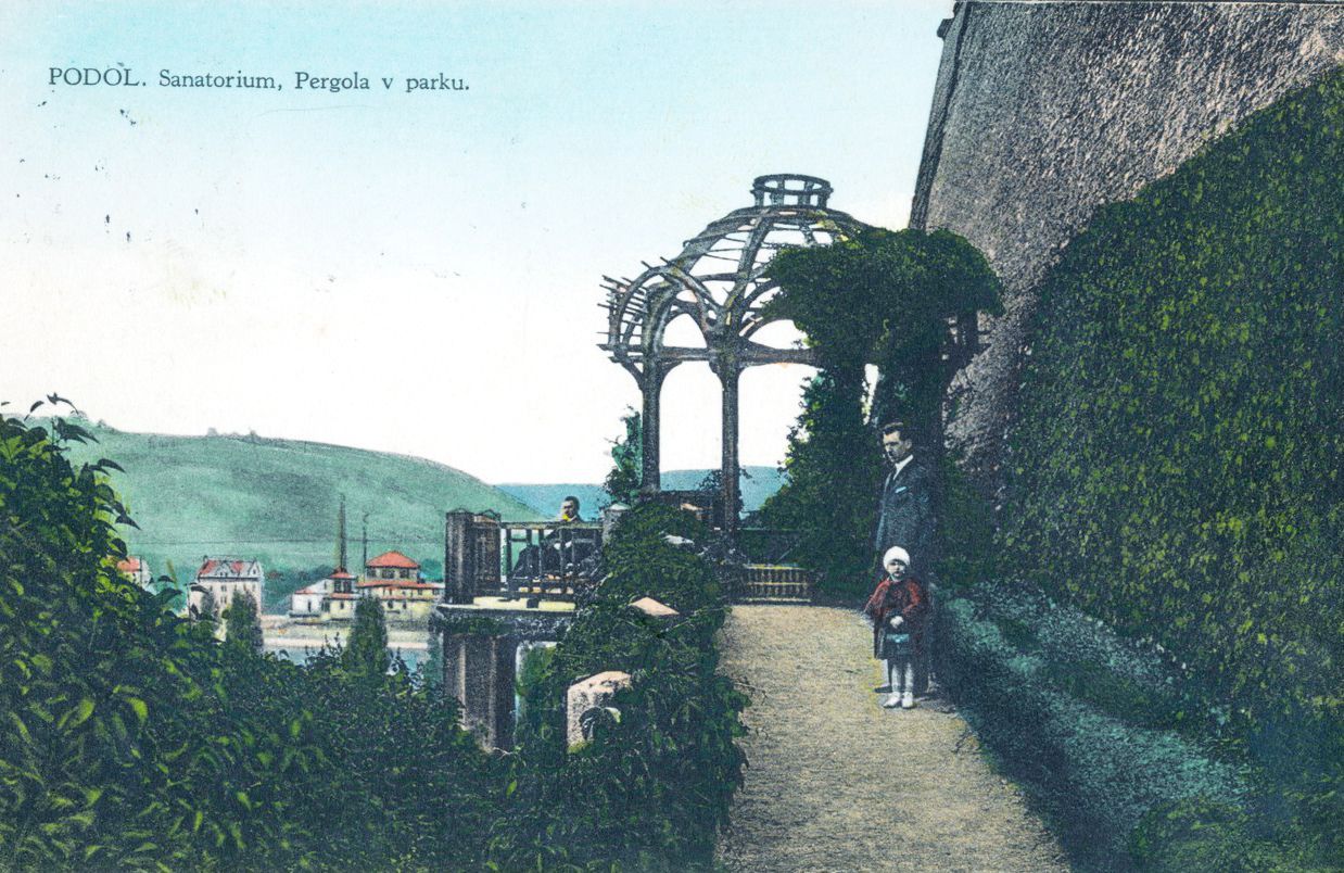 Jednorázové užití / Fotogalerie / 70 let existence v Podolí. Dříve sanatorium, dnes Ústav pro péči o matku a dítě