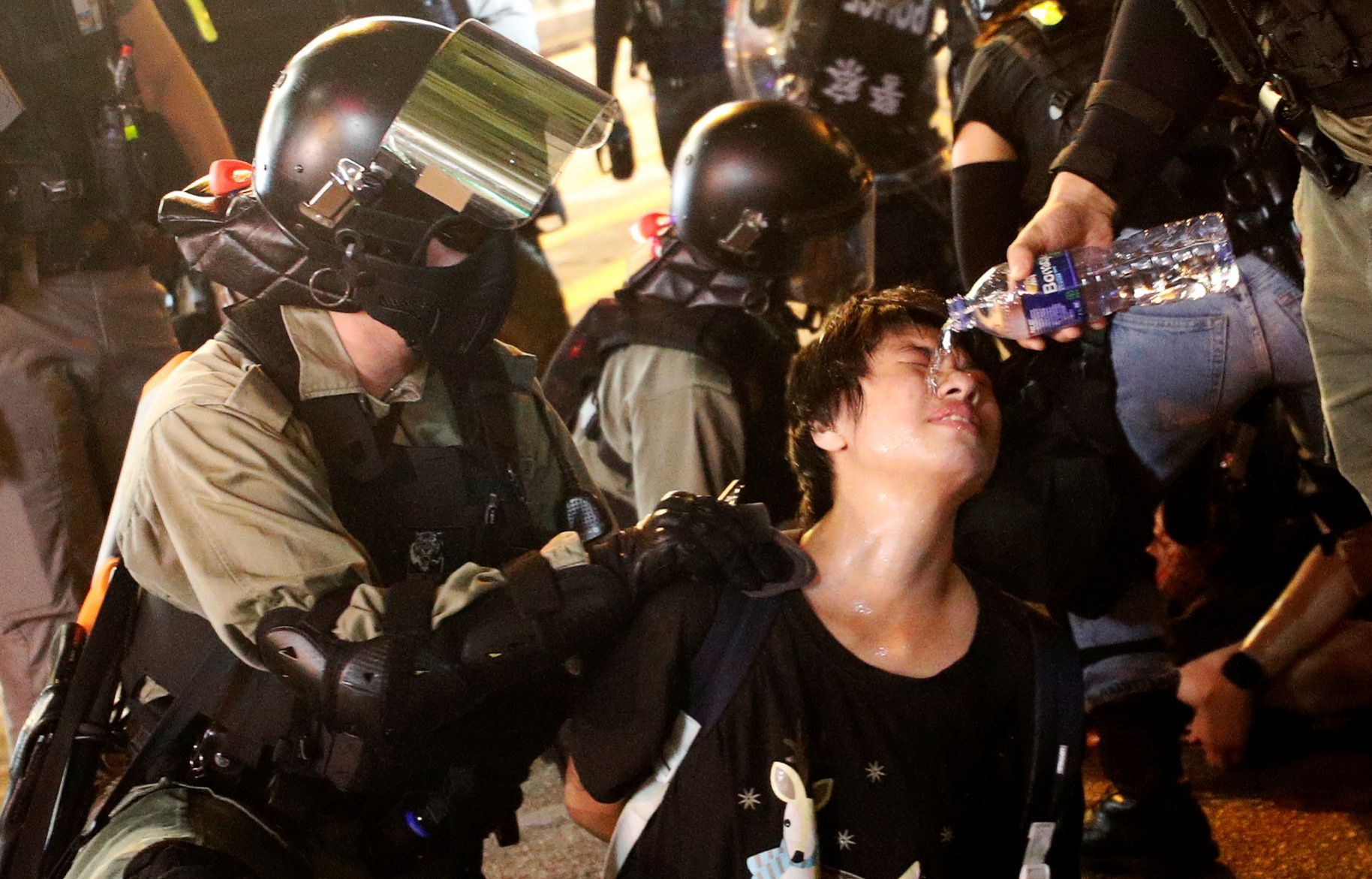 Policejní zákrok proti protestujícím v Hong Kongu