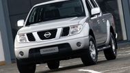 Jedním z aut, která za celou historii EuroNCAP získala nejhorší hodnocení ochrany řidiče, byl Nissan Navara druhé generace. Prošel testem v roce 2008 a výsledné hodnocení neznělo dobře: Po nárazu se podvozek a motor příliš posunuly do kabiny, plynový pedál se posunul o 20 cm, a tak u řidiče hrozí vysoké riziko zlomenin holenních i stehenních kostí. Také spolujezdcova krční páteř byla při nárazu tolik namáhaná, že je zde velká pravděpodobnost s životem neslučujících se zranění. Airbagy i předpínače bezpečnostních pásů zareagovaly pozdě. Také proto byla Navaře zpětně přeškrtnuta i jediná hvězdička ochrany posádky, a tudíž získala nulu. Výrobce ale opravil pozdní spínání airbagů i předpínačů a vyzval majitele, kteří si už vůz pořídili, aby zdarma zajeli na opravu do servisu.