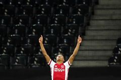 Ajax roztavil mistrovskou trofej. Odlil z ní hvězdy pro fanoušky