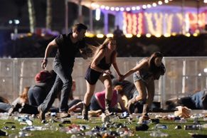 Foto: Znělo to nejdřív jako ohňostroj, pak přišel šok. Útočník v Las Vegas bezhlavě pálil do lidí