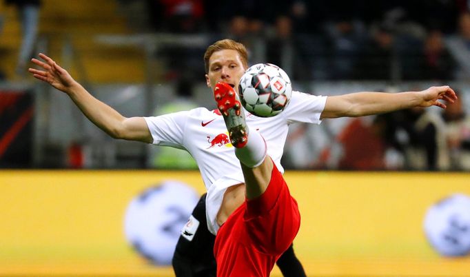 fotbal, německá liga 2018/2019, Frankfurt - Lipsko, Marcel Halstenberg z týmu hostů