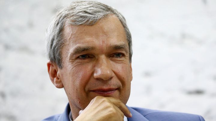 Nová hvězda opozice. Bělorusy okouzlil milovník poezie, který sloužil Lukašenkovi