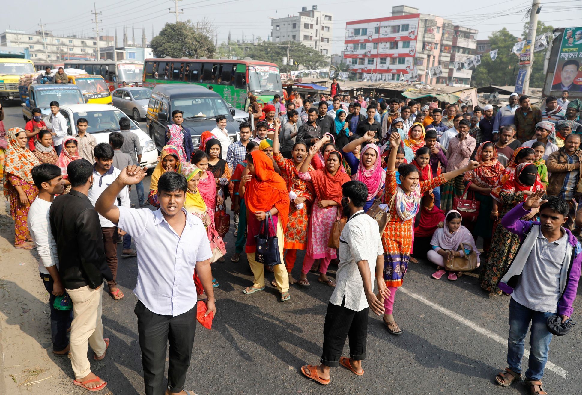 Demonstrace bangladéšských textilních dělníků.