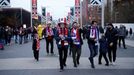 Čeští fanoušci před stadionem Wembley před zápasem kvalifikace ME 2020 Anglie - Česko.