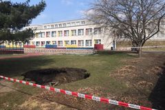 Podzemní stavba na Praze 14 není protiatomový kryt, tvrdí radnice. Prostory nejsou ani na mapě