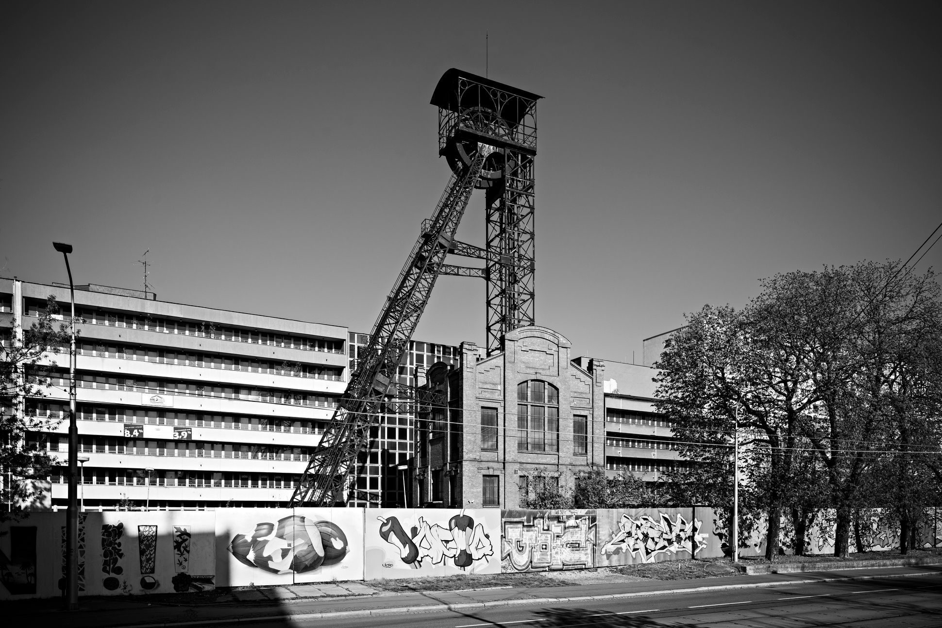 Fotografie z knihy Ostrava industriální a moderní (Martin Strakoš, Josef Horázný a Martin Štěrba)