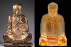 V soše Buddhy se našel mrtvý mnich. Sám sebe mumifikoval