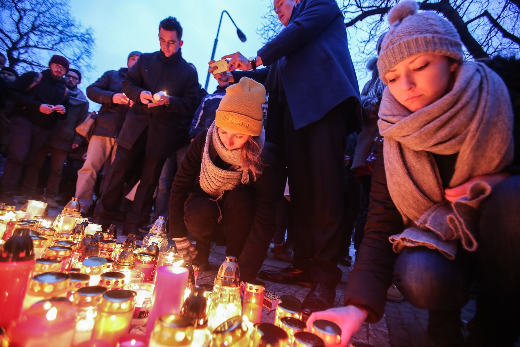 Pieta za Jána Kuciaka u Slovenské ambasády při akci "Nechceme zpět devadesátky"