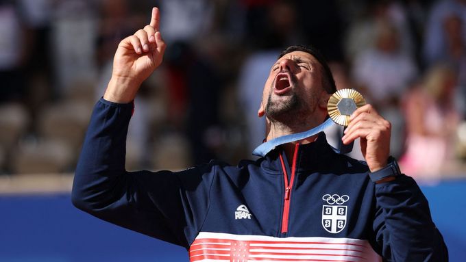 Novak Djokovič slaví zlato po finále dvouhry na OH 2024 v Paříži