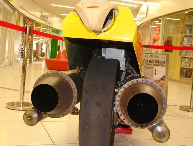 Výstava dragsterů