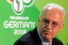 I Beckenbauer v průšvihu? Němci měli před volbou MS 2006 černý fond, píše Spiegel