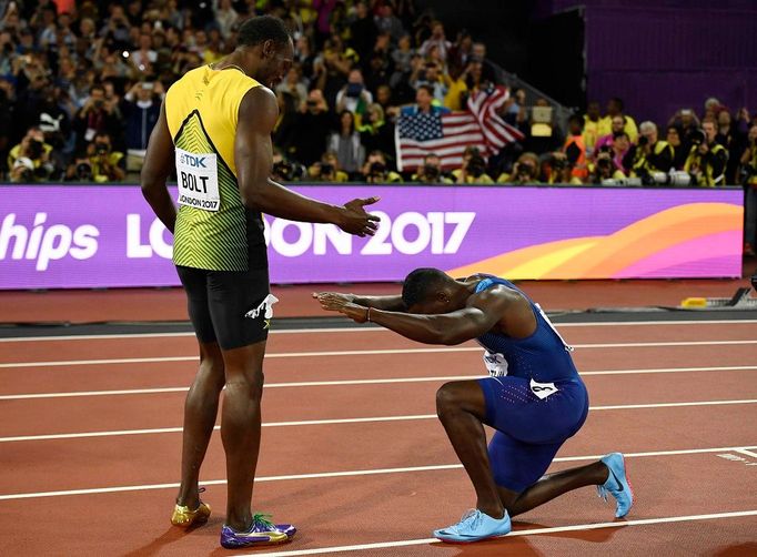 Finále sprintu na 100 metrů na MS v Londýně (Usain Bolt a Justin Gatlin)