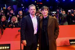 Berlinale začalo protestem proti extremismu, přijeli Matt Damon i Cillian Murphy